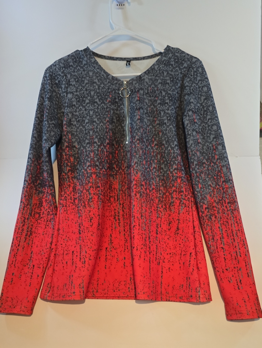 Ombre Zip-Front Long Sleeve Top in Red and Gray #36